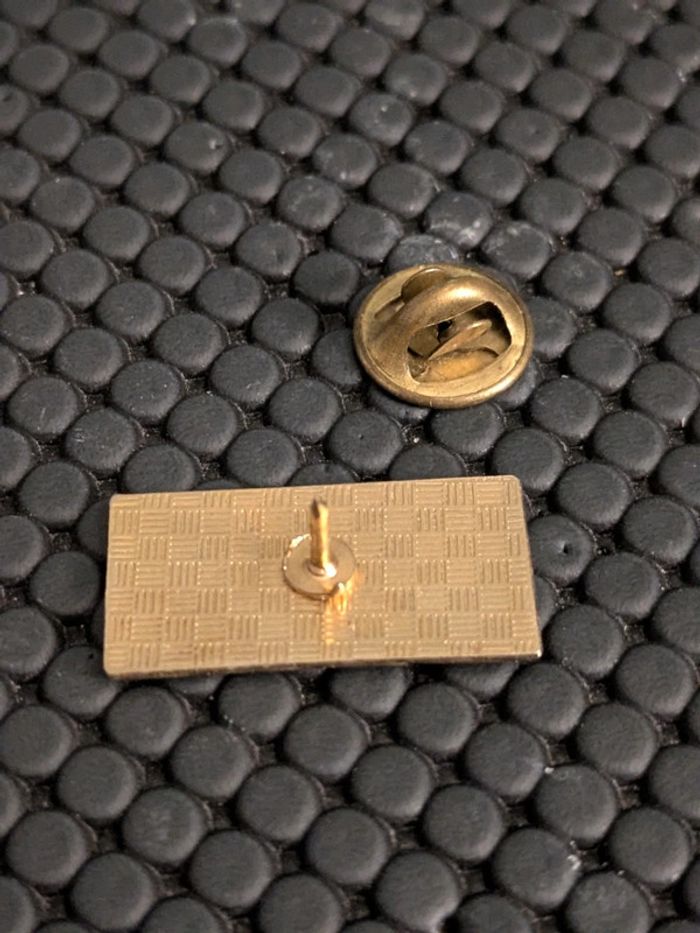 Pin's Kenzo Paris - photo numéro 2