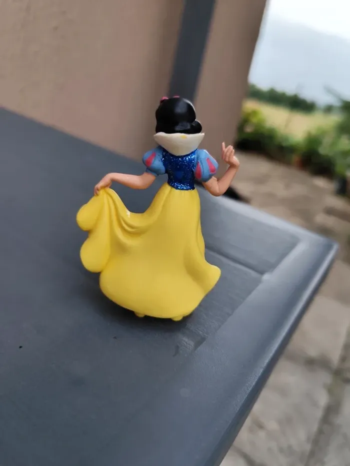 Figurine Blanche-Neige - photo numéro 4
