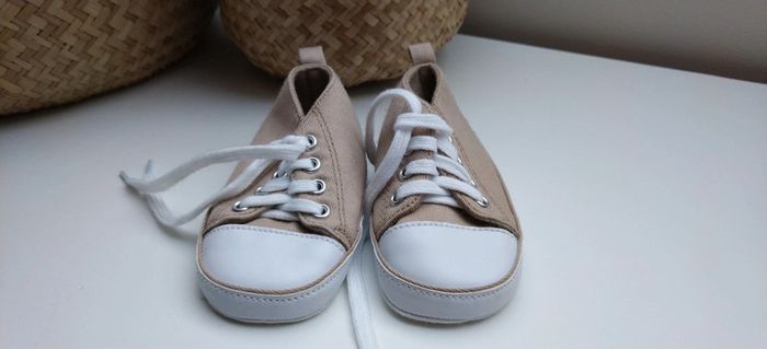 Chaussures bébé 0-6 mois