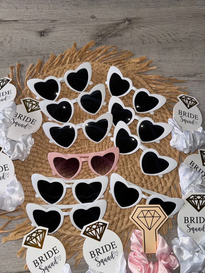 Lot 10 paires de lunettes cœur avec élastiques à cheveux - photo numéro 2