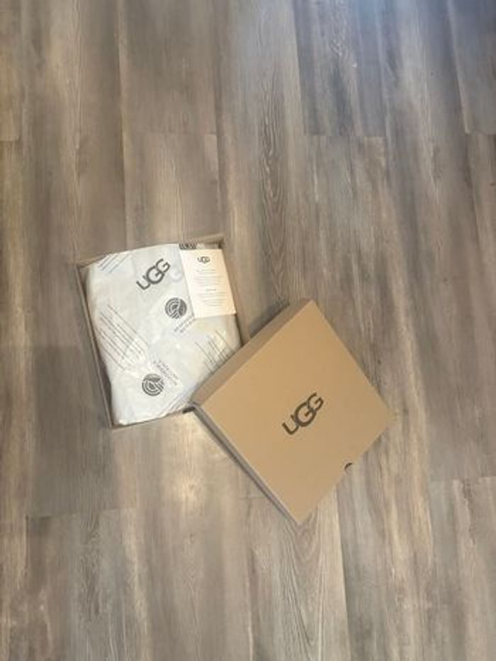 Ugg marron | état neuf | jamais porté | taille 38 | - photo numéro 5