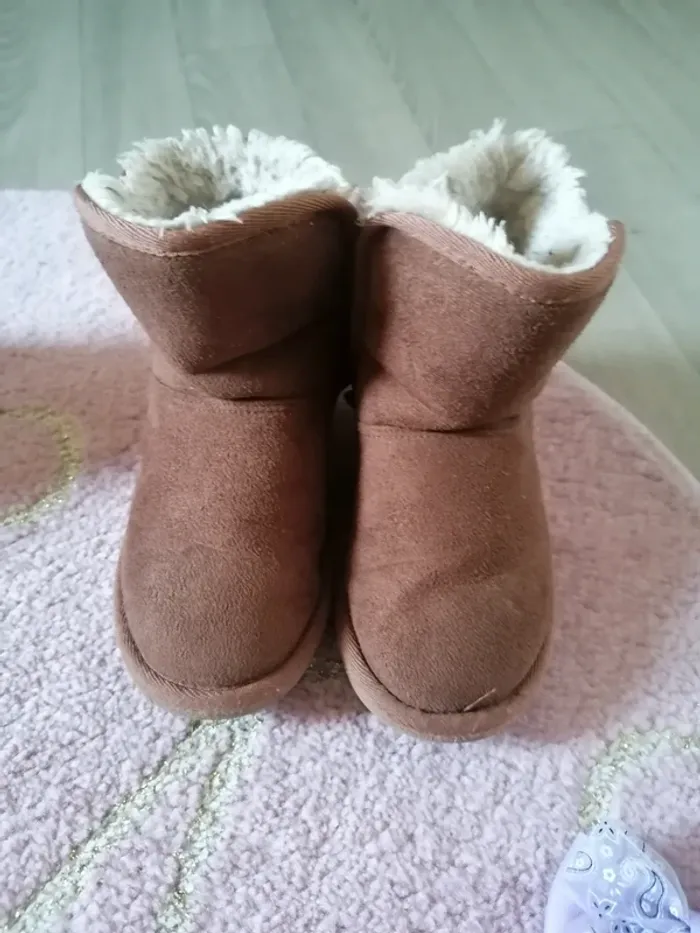 Lot chaussures fille baskets bottes chaussons - photo numéro 6
