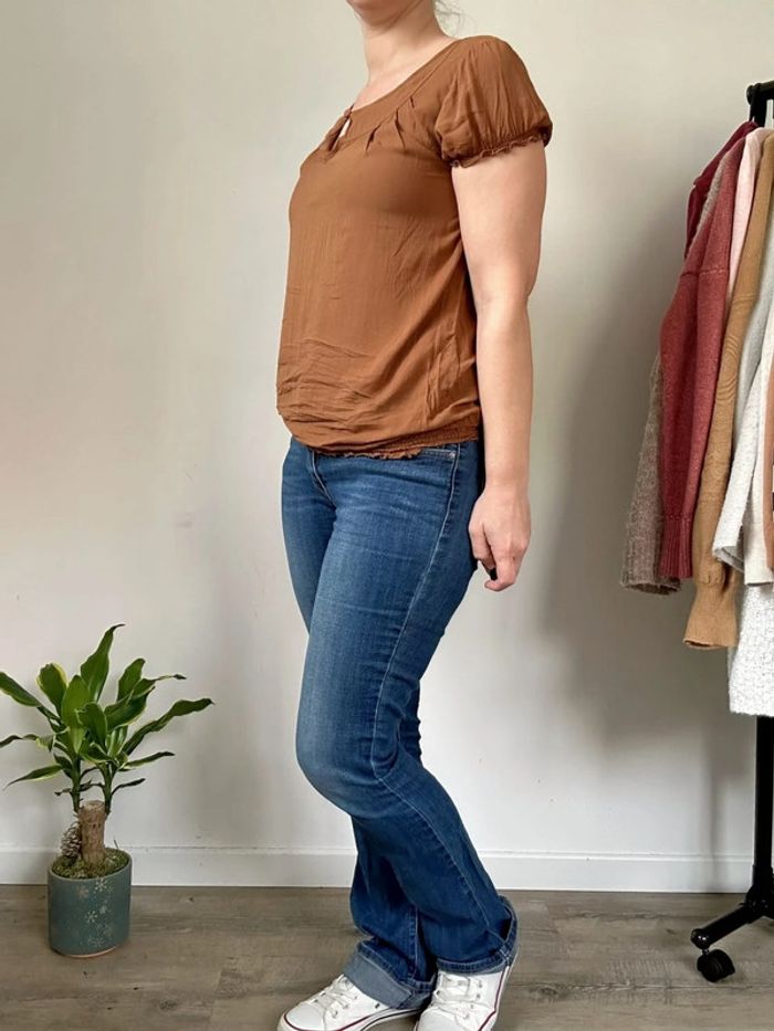 Tee-shirt marron Mim, taille 36, resserré à la taille, en très bon état 💖 - photo numéro 4