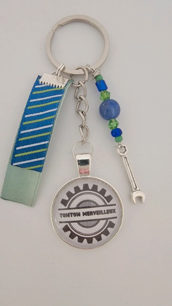 Cadeau tonton, porte clé message " tonton merveilleux "