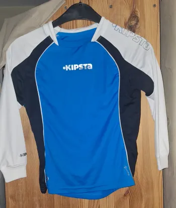 Tee shirt taille 6 ans en très bon état "kipsta"