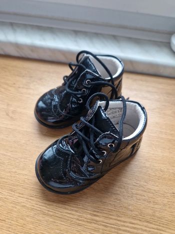 Chaussures 20 casi neuve