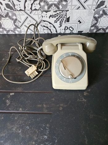 Téléphone PTT vintage