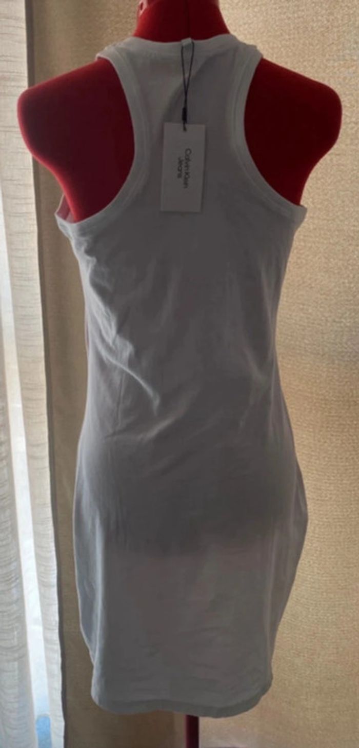 Robe Calvin Klein blanche taille 38 - photo numéro 4