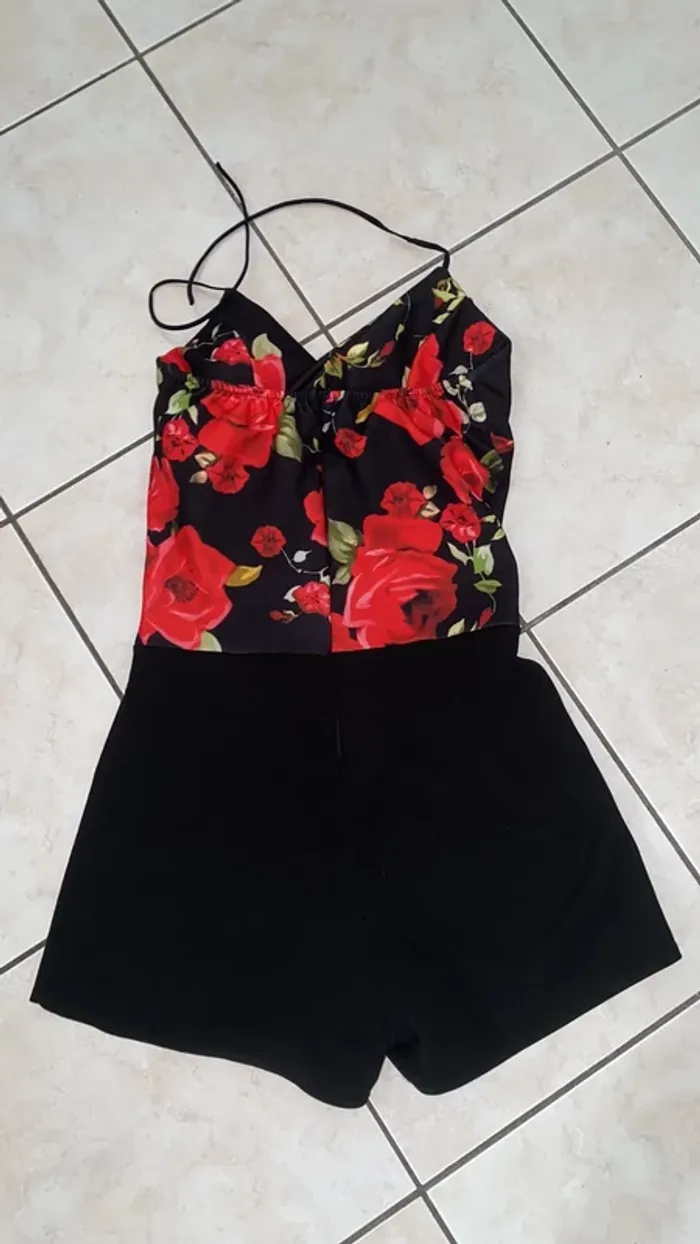 combi short fleuri taille 36/38 - photo numéro 3