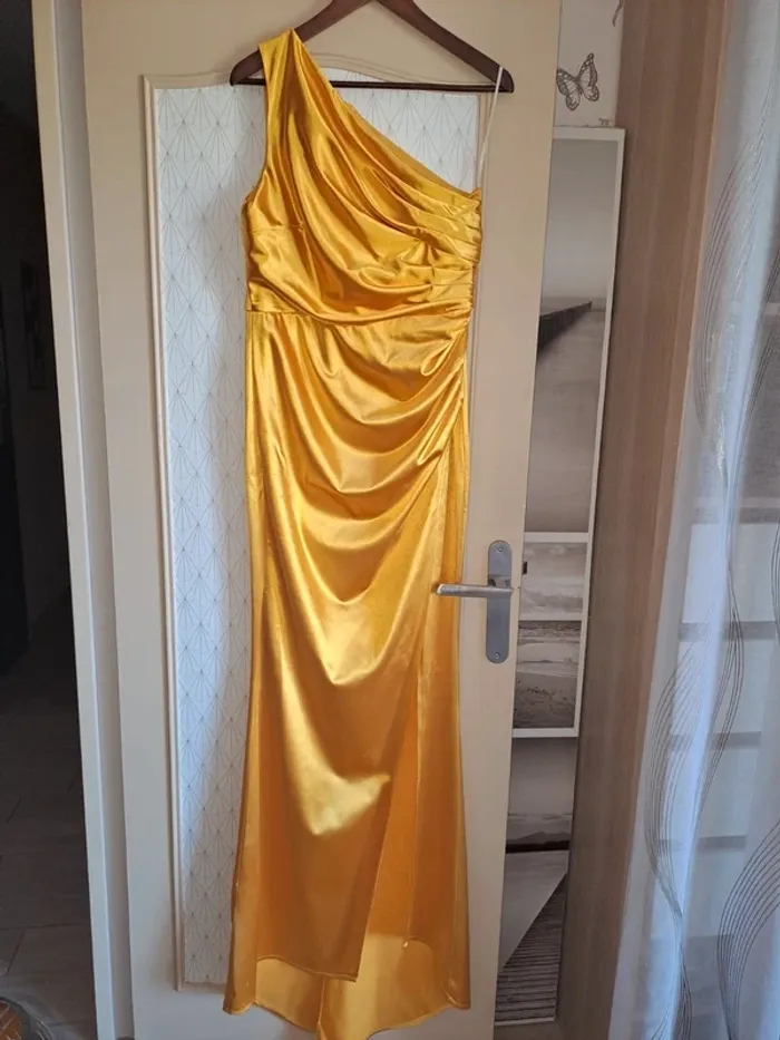 Jolie robe longue femme jaune cérémonie Ladyce SHein XL Portée 4h quelques accrocs légers - photo numéro 3