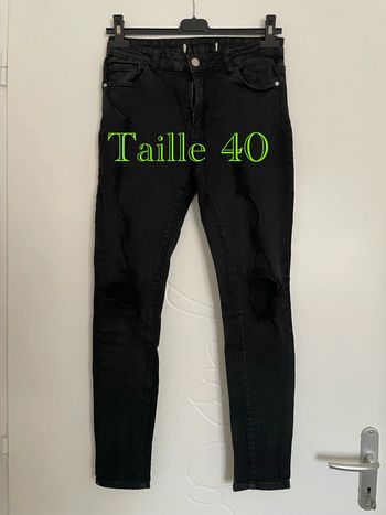 Pantalon jean extensible noir effet déchiré taille haute coupe skinny taille 40