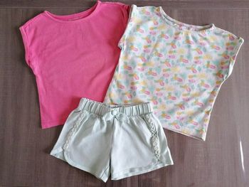 Ensemble de 2 T. Shirts/ short 4 ans