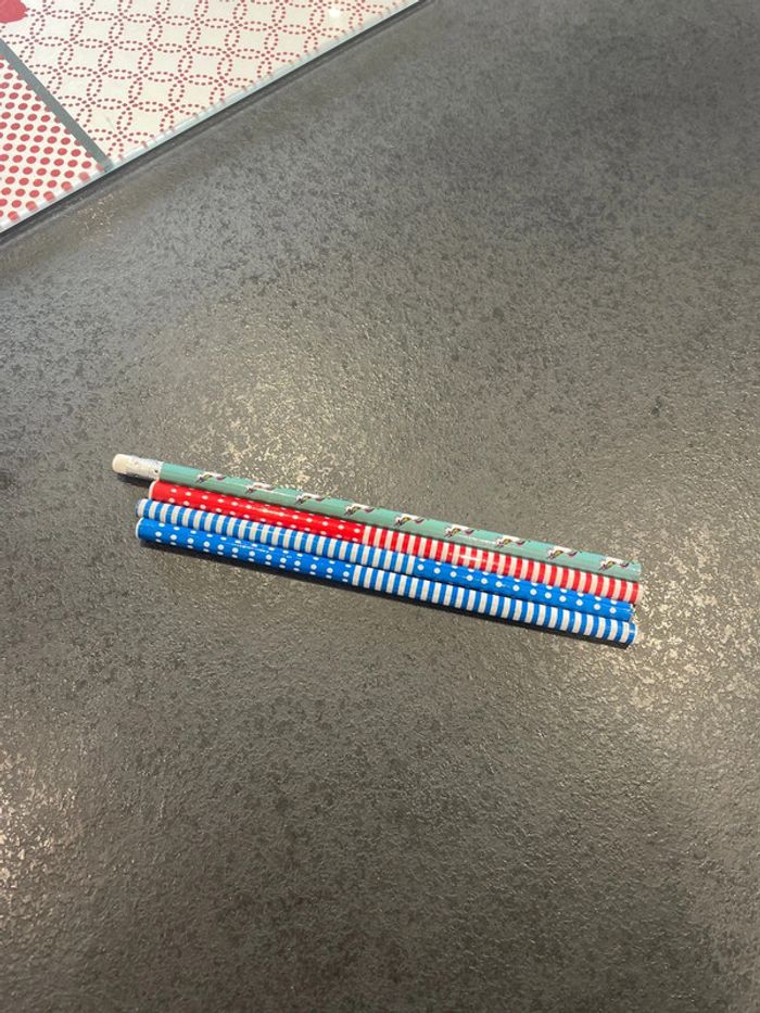 Crayons de avec tampon et sticker autocollants - photo numéro 2