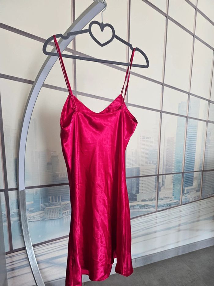 Nuisette rouge effet satin taille 40 - photo numéro 2