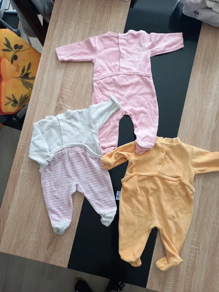 Lot de pyjamas bébé 3 mois fille - photo numéro 3