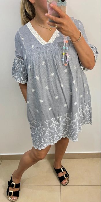 Robe Brodé Courte Zara Taille M