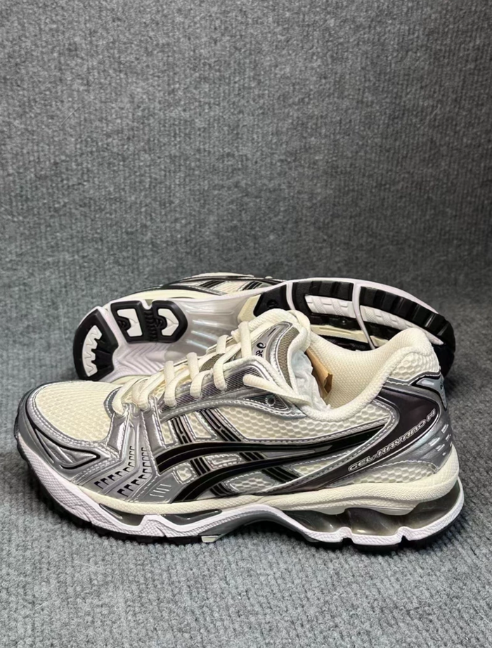 ASICS Gel-Kayano 14 taille 42