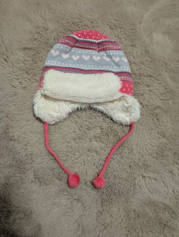 Bonnet avec cache oreilles et pompons taille 3 mois obaibi