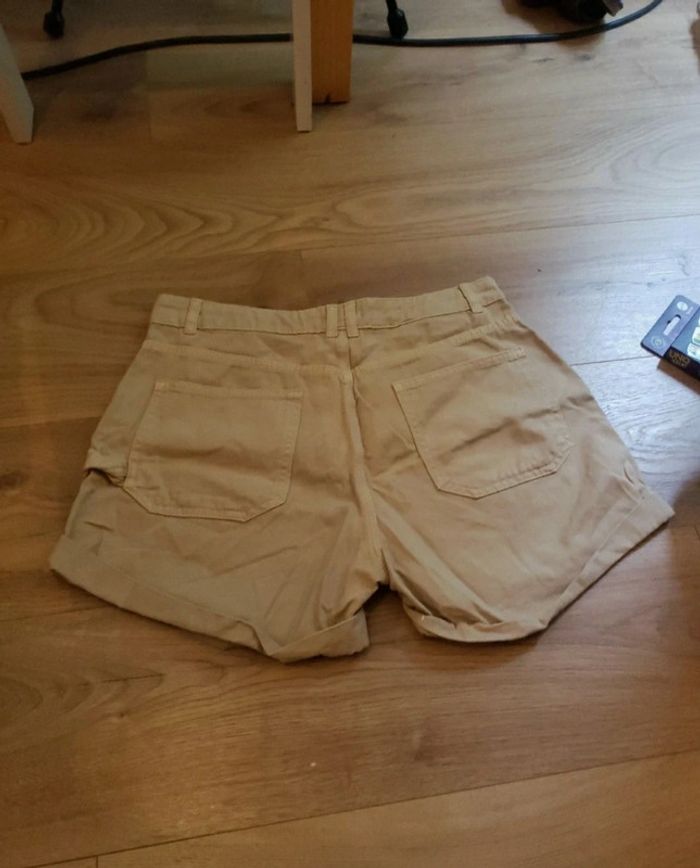 Short beige taille 38 jennyfer - photo numéro 2