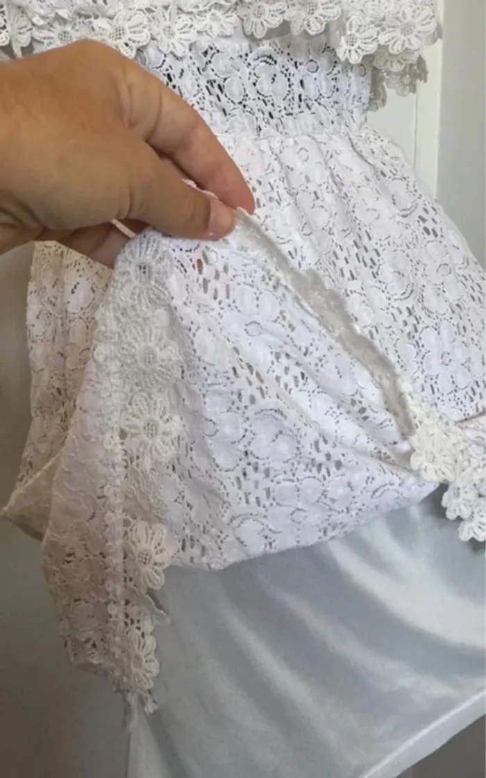 Jolie robe dentelle - photo numéro 4