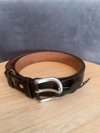 Ceinture véritable cuir neuve avec etiquette 105cm