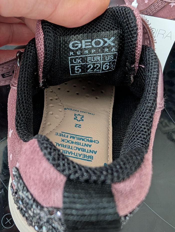 Baskets fille en cuir et autre cuir. Taille 22. Neuf. Geox - photo numéro 7
