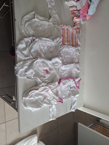 Lot bodies manches longues 1 mois BE