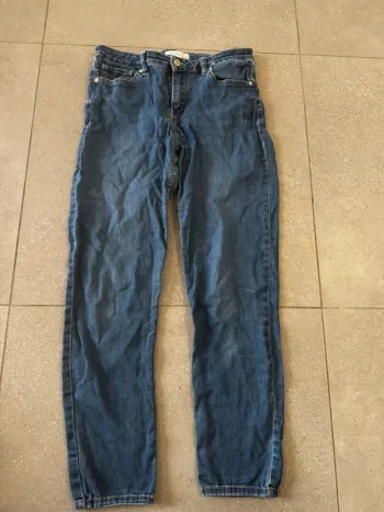 Jean Mango Sculpt taille 40, bon état, 40x90cm