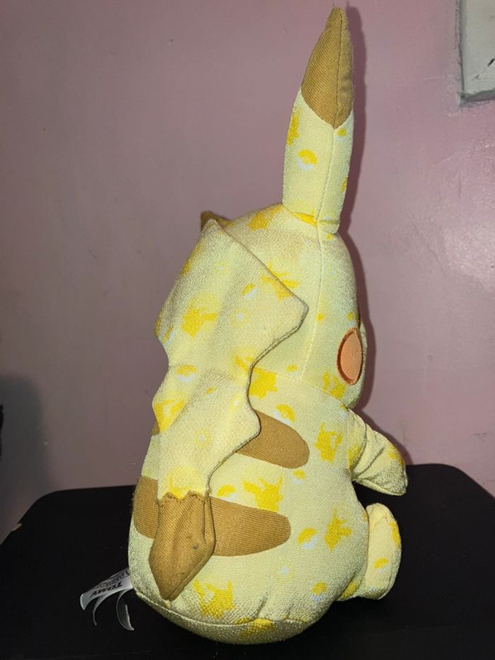 Peluche Plush Pokémon Pikachu - édition spéciale anniversaire - photo numéro 2