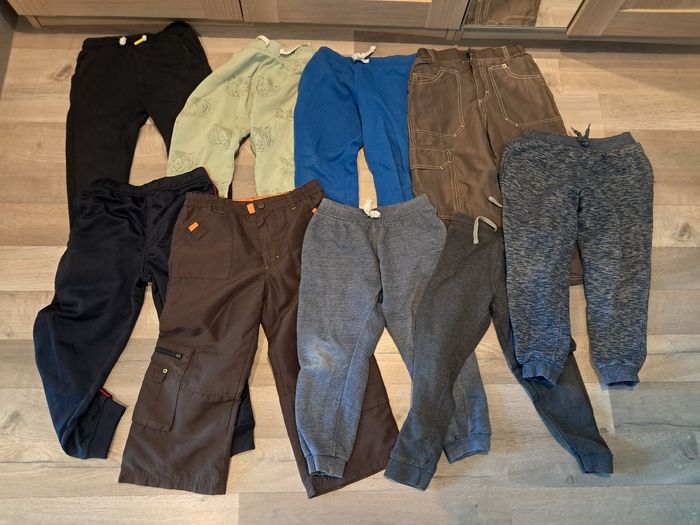 Lot joggings taille 5 ans