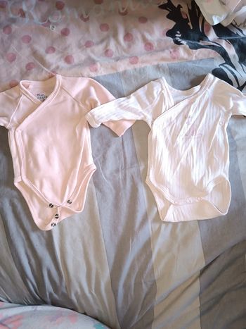 Bodies 1mois filles
