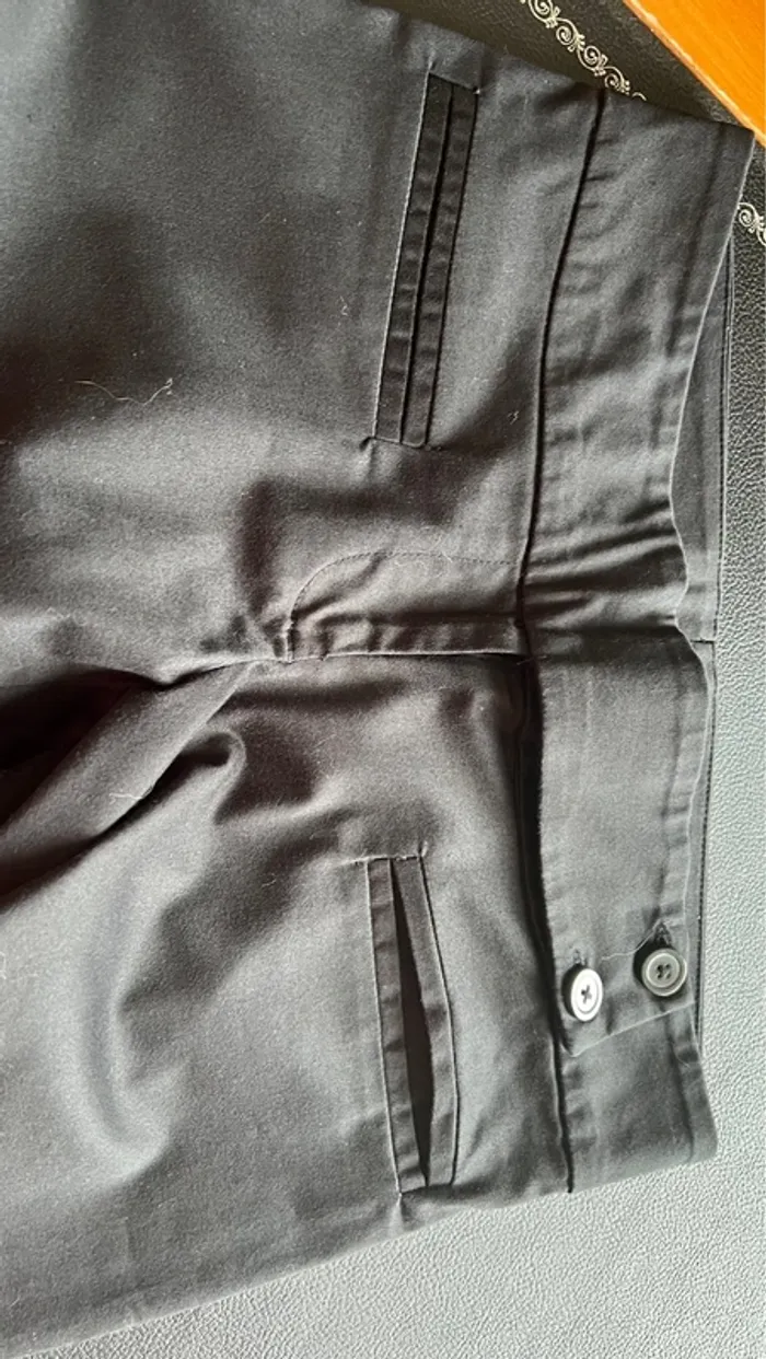 Pantalon costume droit noir et satiné - photo numéro 4