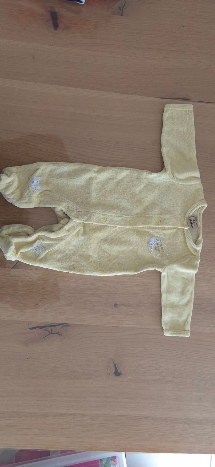 Pyjamas 1 mois - photo numéro 6