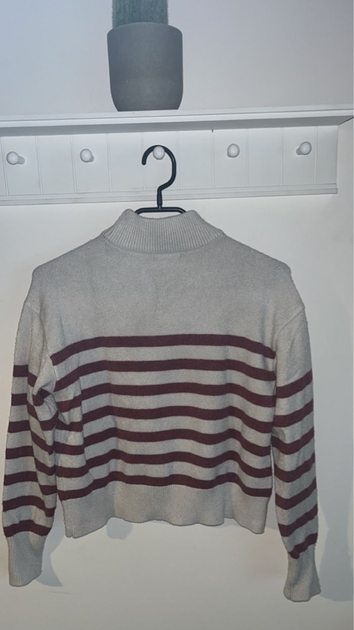 Pull à rayures bordeaux et blanc - photo numéro 2