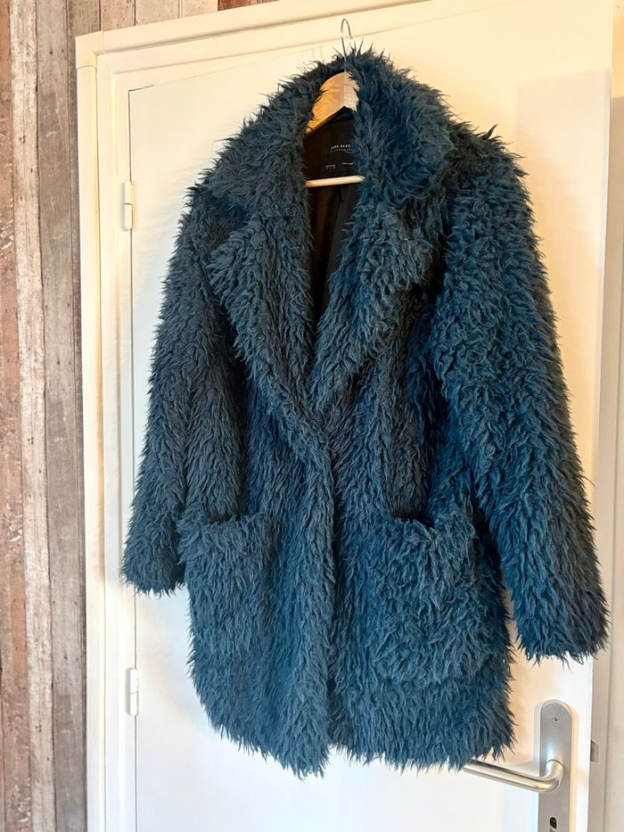 Manteau Zara fausse fourrure bleu - photo numéro 2