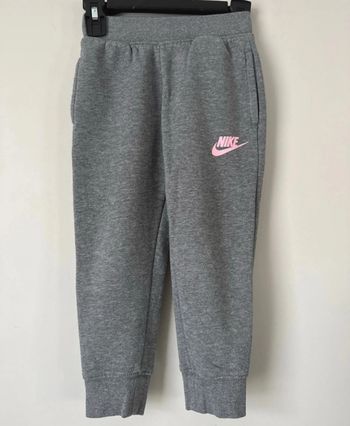 👖jogging gris  avec poche fille Nike - 3-4 ans -  bon état 👟