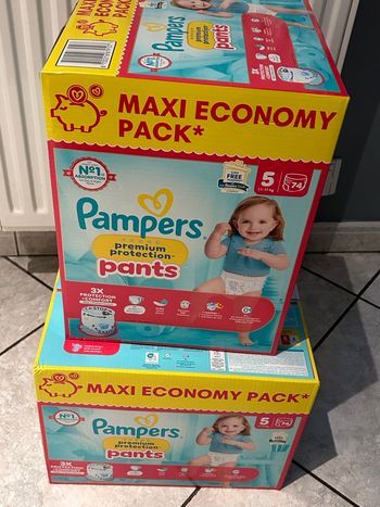 Lot couches Pampers Pants