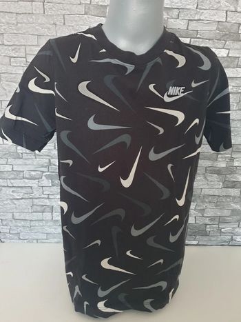 Tee shirt NIKE Taille 8/10 ans