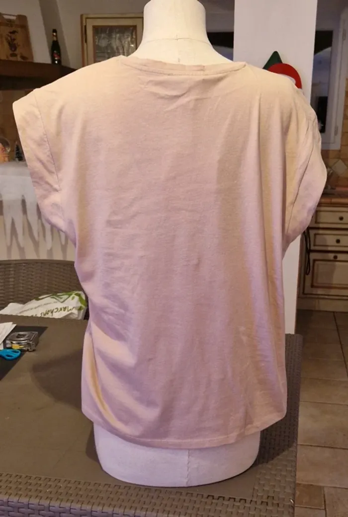 T-shirt OOTD beige et fushia neuf avec étiquette - photo numéro 9