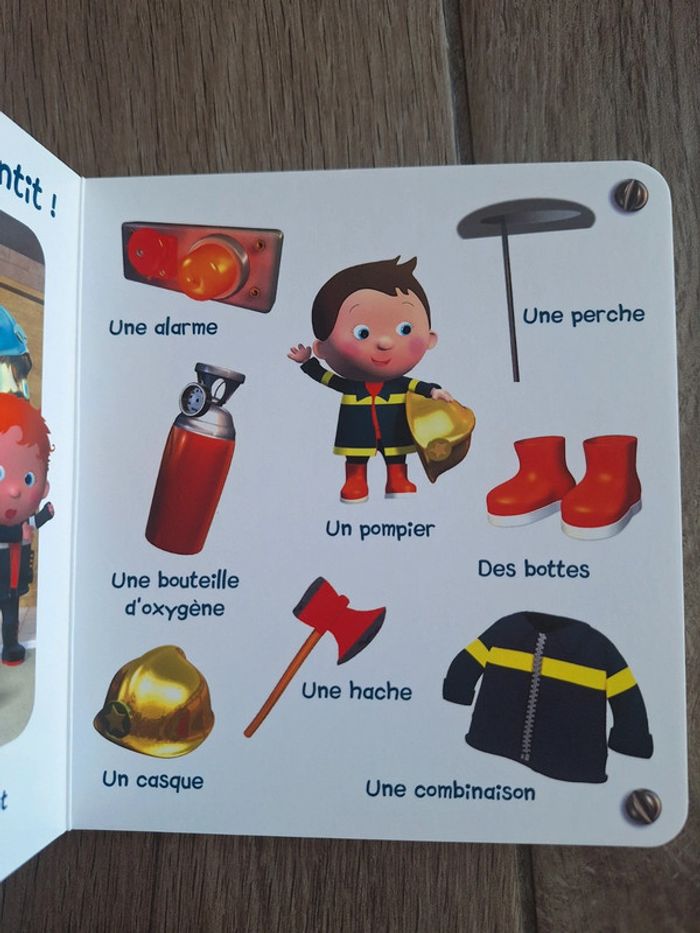 Livre l'imagier des pompiers ptit garçon - photo numéro 2