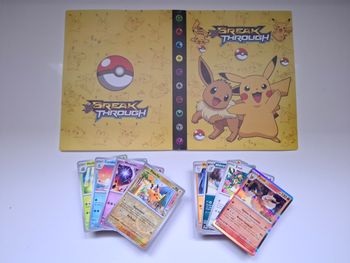 Lot de 200 cartes pokemon différentes sans doubles avec brillantes + album pikachu et evoli 