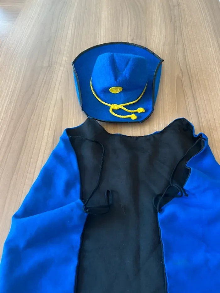 Déguisement cape et chapeau - photo numéro 3