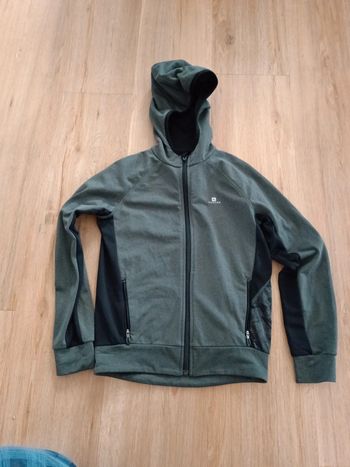 Sweat à capuche avec zip vert kaki et noir Decathlon Domyos 9 ans