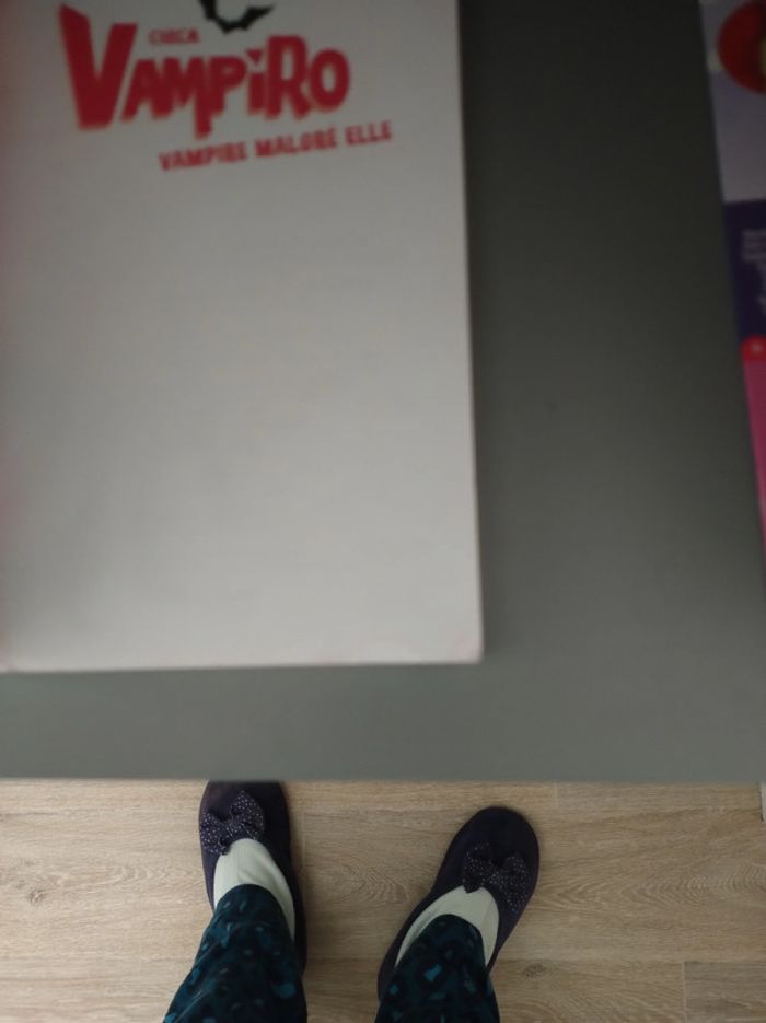 Livre Chica Vampiro vampire malgré elle - photo numéro 3