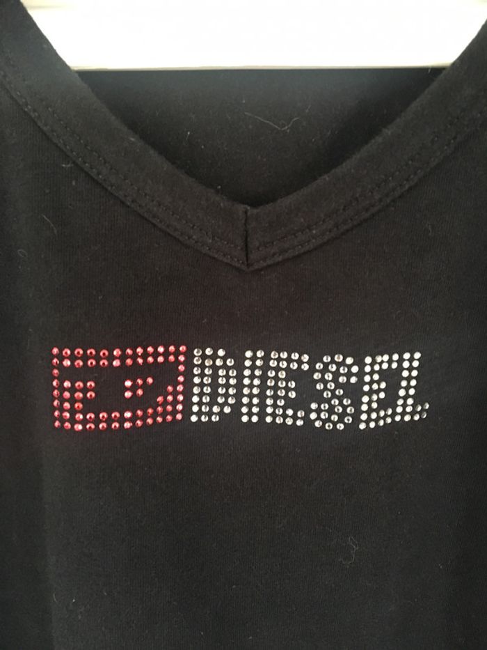 T-shirt noir à strass - photo numéro 2