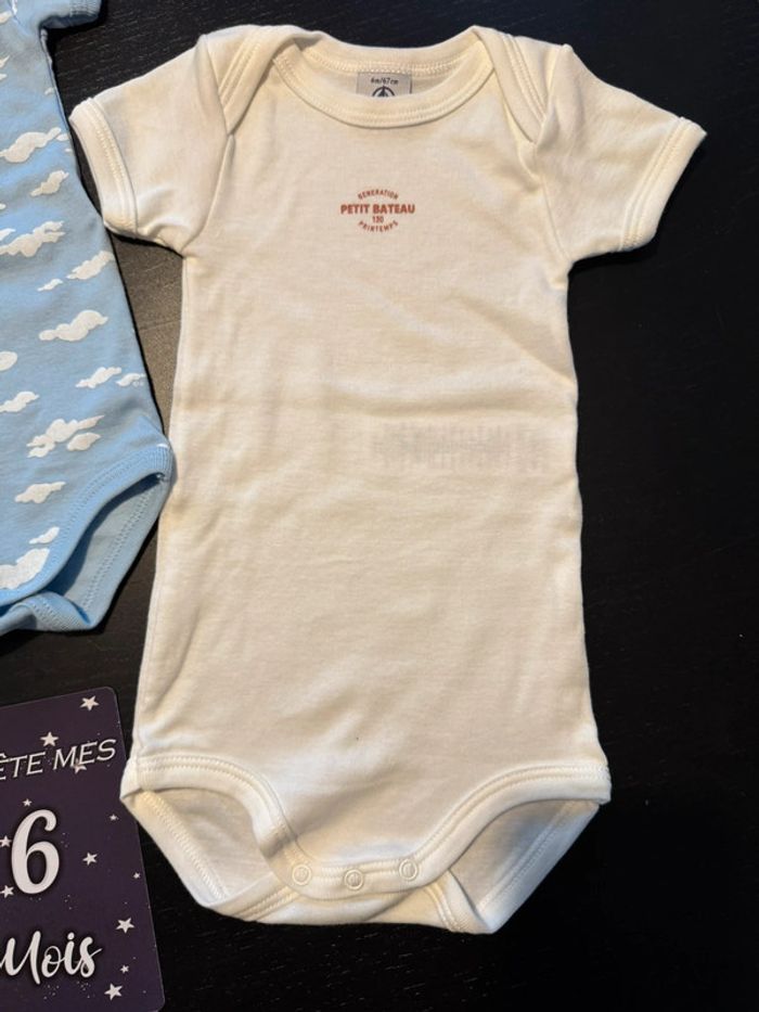 Lot 3 bodies Petit bateau manches courtes 6 mois neuf - photo numéro 4