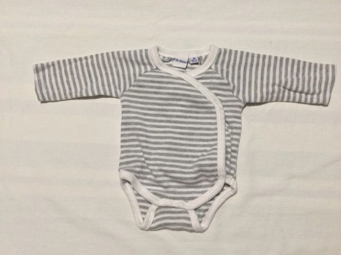 Lot de 3 bodies 1 mois comme neufs 1 mois - photo numéro 5