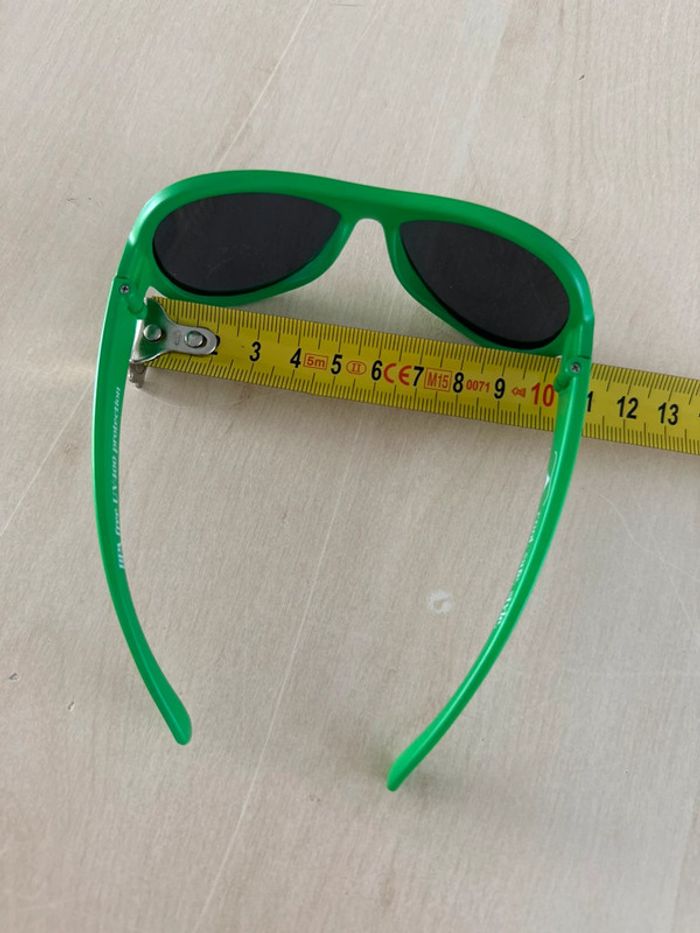 Lunette de soleil bébé verte - photo numéro 6