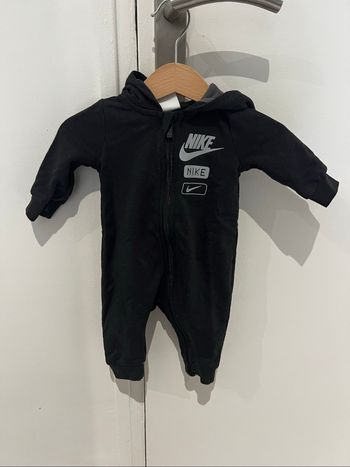 Combi Nike bébé  3 mois