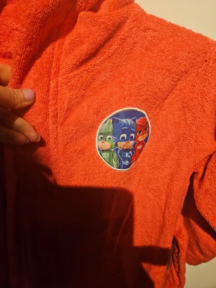 Peignoir PJ Masks à capuche utilisé 2-4 ans - photo numéro 2